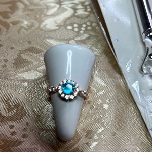 Beautiful never worn revealed Ring Bomb ring size 9